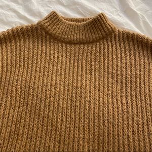Caramel chunky knit sweater-size medium